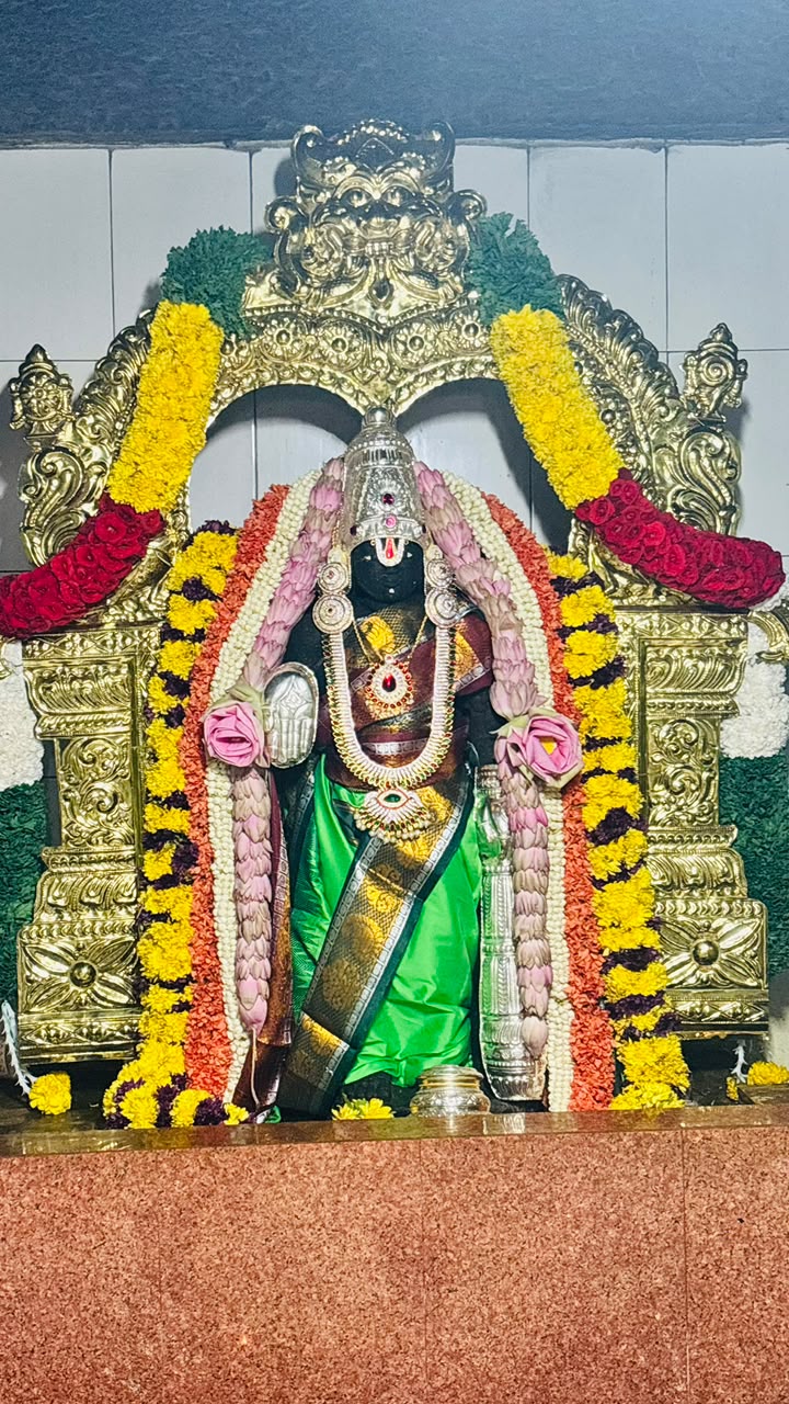 Sri SaumyaKeshava deity adorned with flowers and ornaments